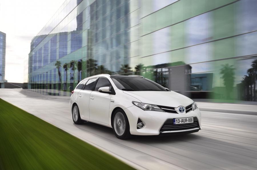  Toyota Auris Touring Sports 2013 года  (фото 17 из 23)